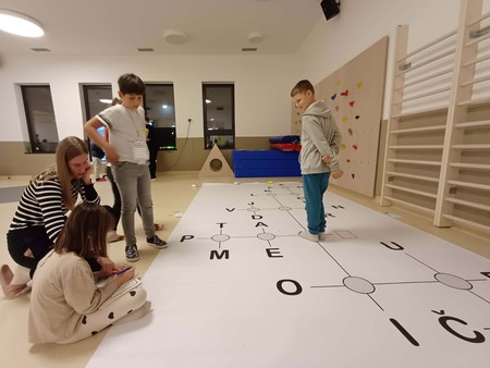 Robotki-na-nočni-misiji (1)